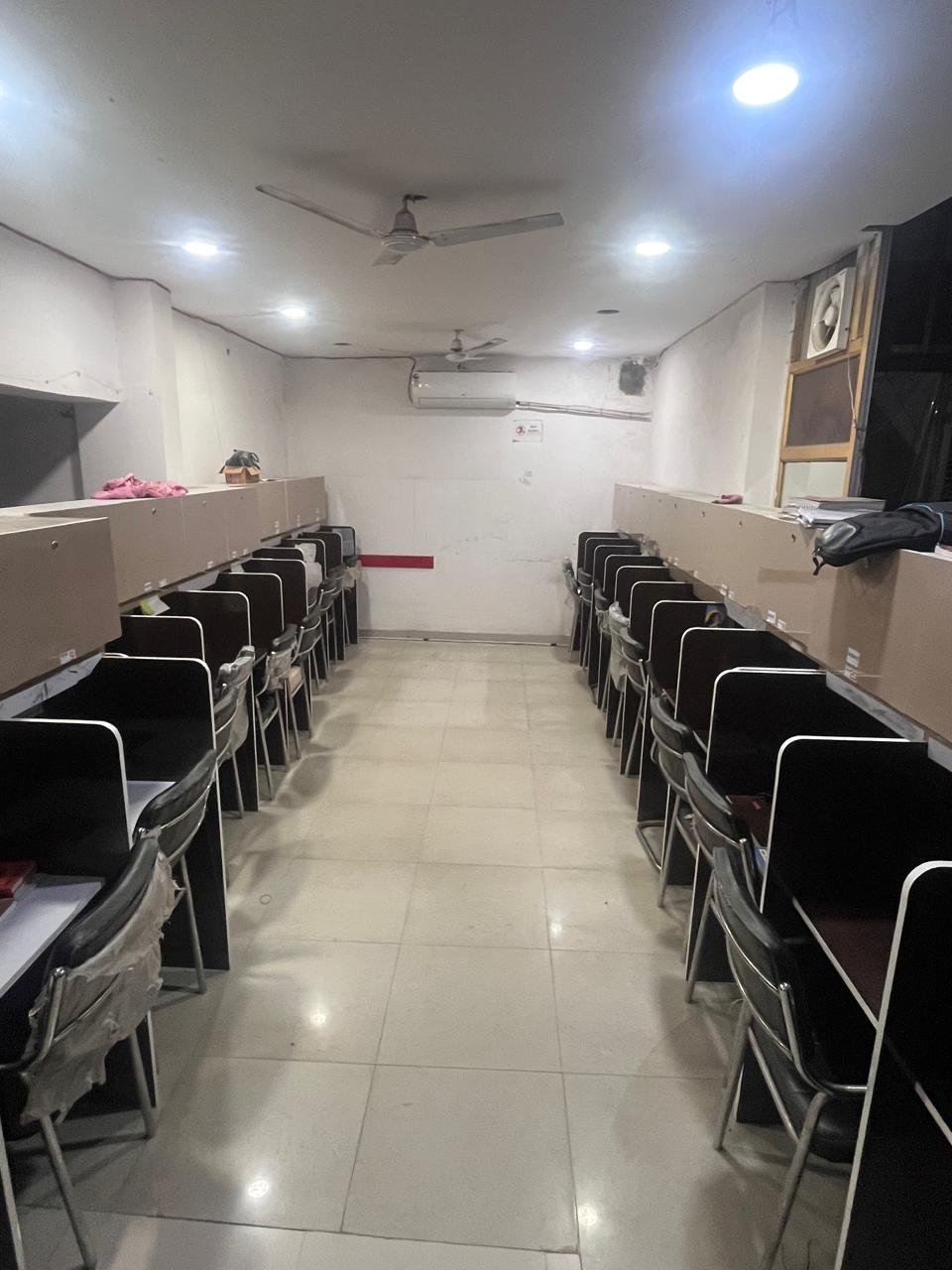 Spacious 60+ seat air-conditioned study hall